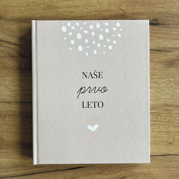 SpelaDizajn_AlineaTisk_nase_prvo-leto-roza1